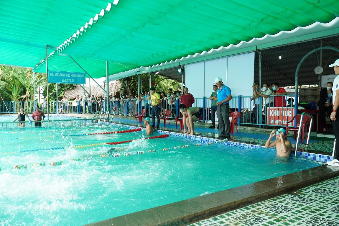 Thành phố Đồng Xoài tổ chức giải bơi lội trước đại hội Thể dục thể thao lần thứ VI