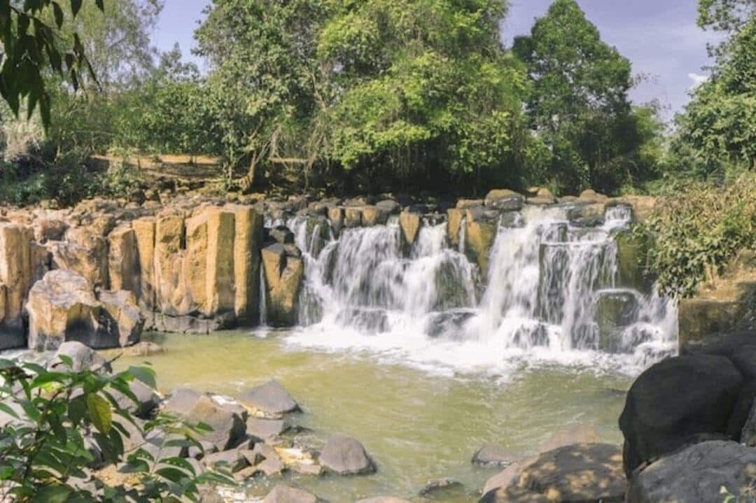 Thác số 4: dòng chảy nguyên sơ đầy hấp dẫn Thác số 4: Chinh phục dòng chảy nguyên sinh đầy mê hoặc
