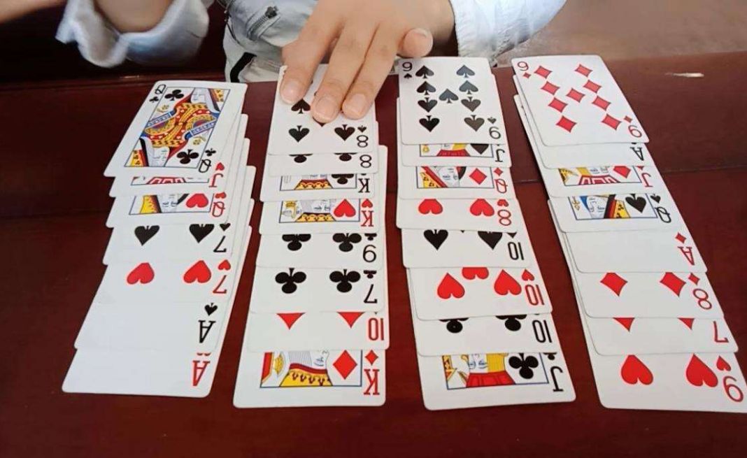 Cách bói bài tây tình yêu 52 lá chính xác nhất