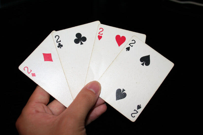 Cách Dụ Heo Đỏ Để Chặt Giúp Bạn Chiến Thắng Trong Game Bài
