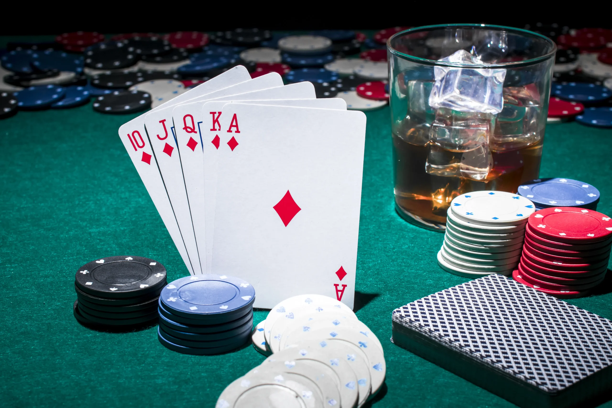 Thuật Ngữ Poker 2025: Cẩm Nang Giải Thích Từ A-Z | Hoiana Resort & Golf