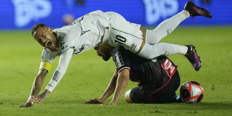 Tầm quan trọng của bóng chết (dead-ball) trong chiến thuật tổng thể